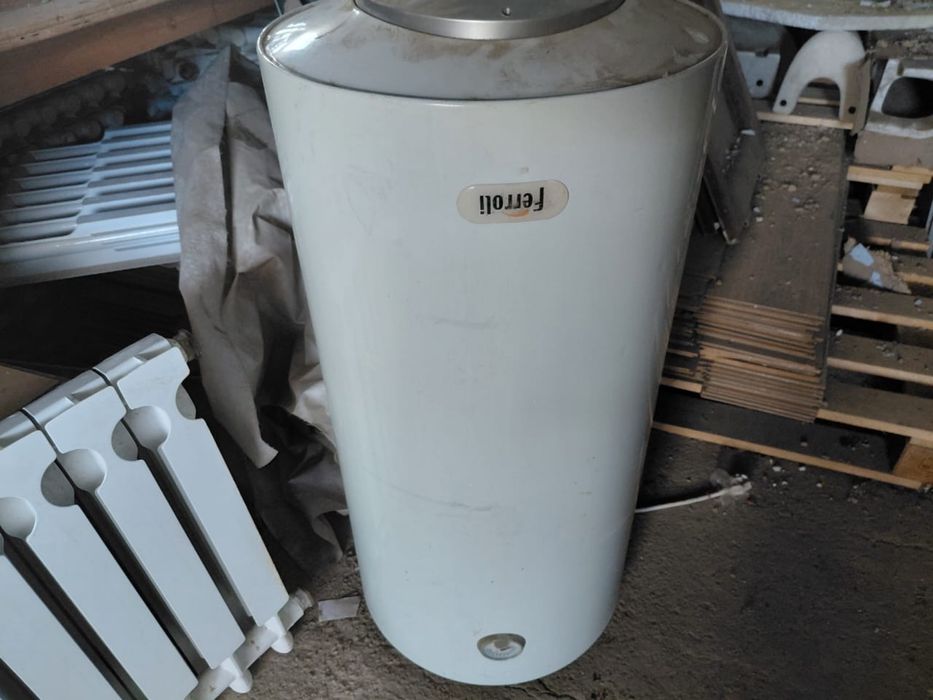 Продам водонагреватель (бойлер) Ferroli, аристон сатамын