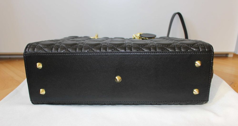 Дамската чанта Lady Dior