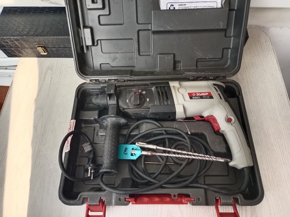 Перфоратор ЗУБР.