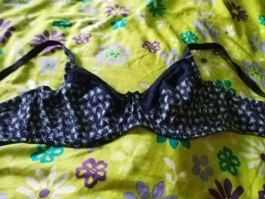 Sutien cu fluturi de la: Queentex: 80D+sutien gri: Bonprix 85B! La set