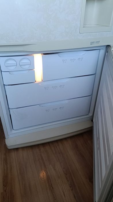 Продам холодильник Samsung