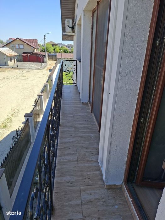 Casă Popoveni