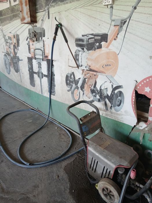 220 da ishlaydigan Karcher sotiladi