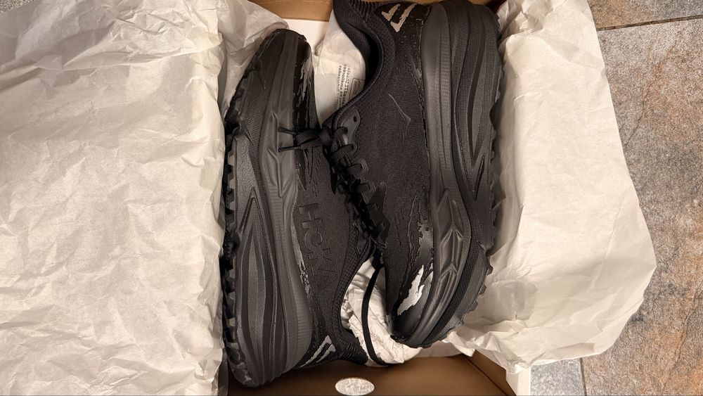 Hoka m stinson 7 marimea 45 1/3 noi nepurtati.