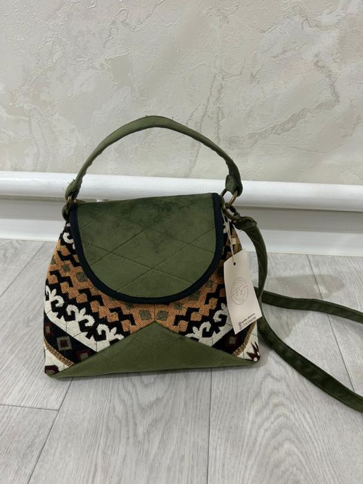 Бешпент және сумка сатылады