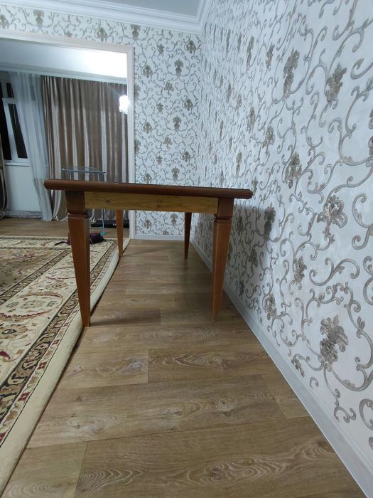 Продам обеденный стол