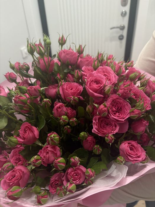 Кустовые розы свежие