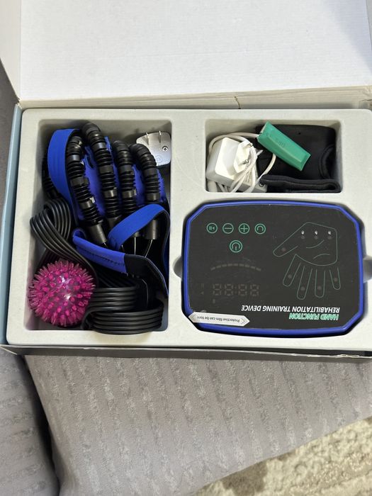 Професионална роботозирана ръкавица за болни от инсулт