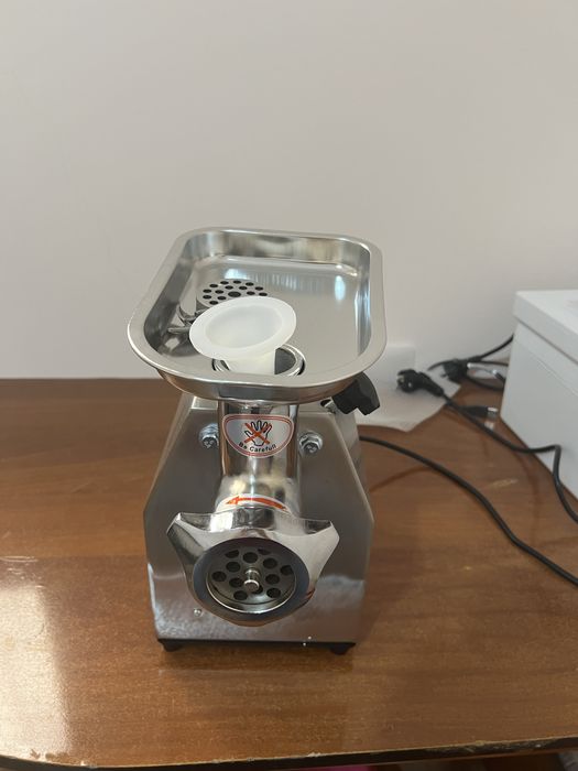 Myasorubka ,Gosht maydalagich, uy uchun kichik mesarobka , мясорубка