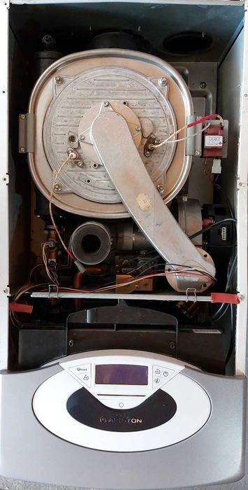 Depozit piese s.h.centrale ARISTON diverse modele