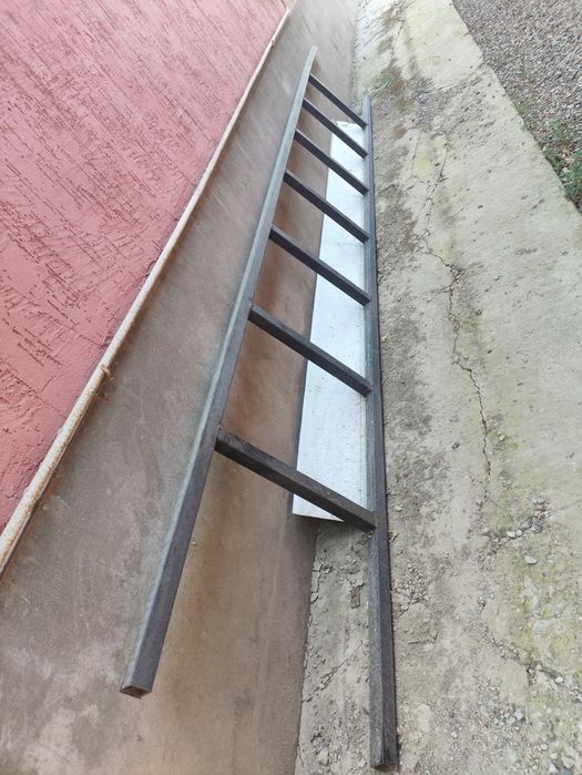 Лестница железная