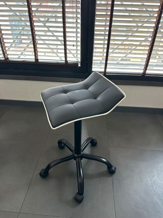 Висок стол на колелца Париж + 24м гаранция