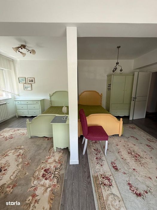 Apartament cu 4 camere decomandate, Centru