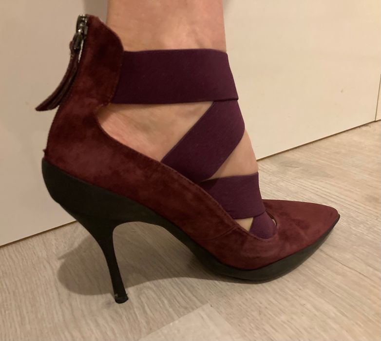 Елегантни обувки от естествен велур. Размер 38.