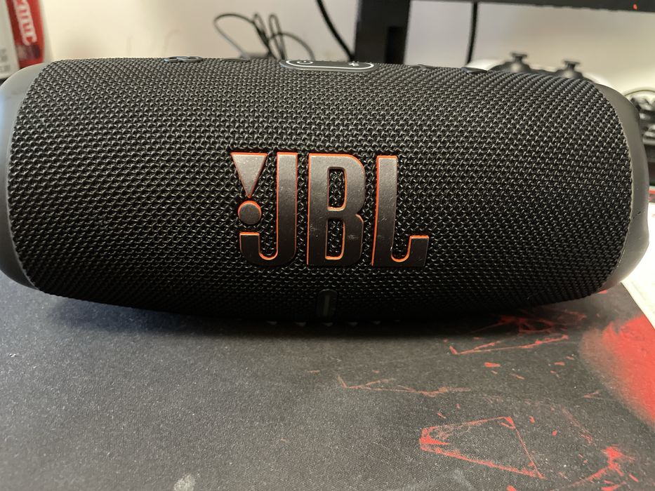 Vand jbl charge 5