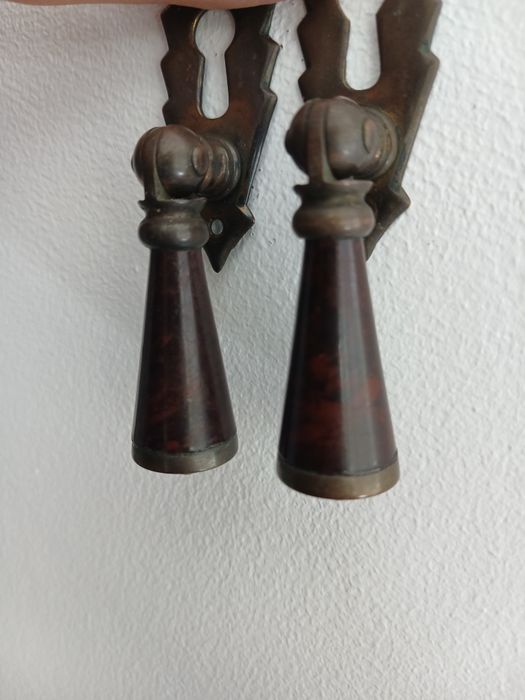 Set 2 Mânere Vechi Mobila - Alamă și Bachelită
