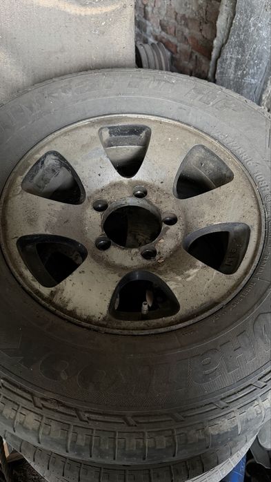 Продам диски 235/75 R16