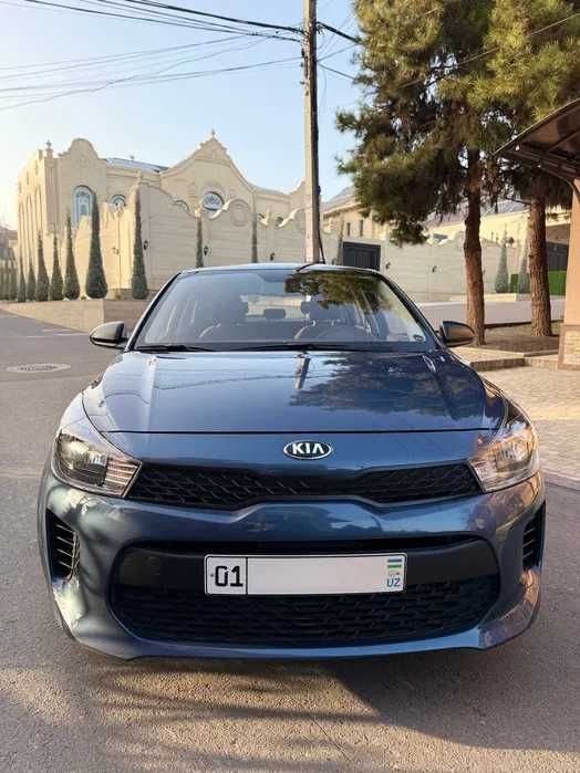 Продается Kia Rio 2018г (83,316 тыс пробег) Цвет Синий Дымчатый