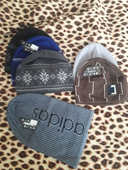 Продам мужские шапки