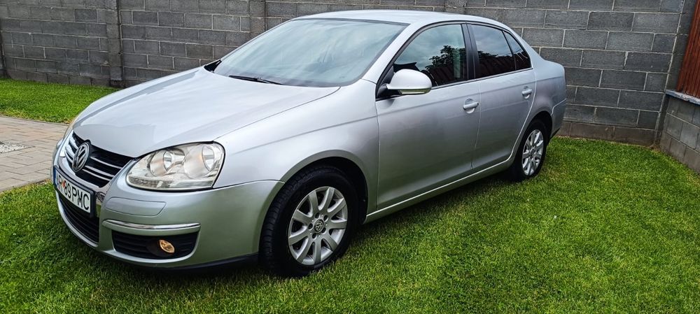 VOLKSWAGEN Jetta