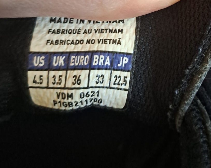 Детски футболни бутонки и стоножки Nike и Mizuno