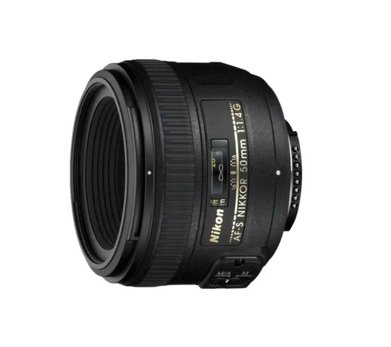 Nikon: 50mm с диафрагмой 1/4