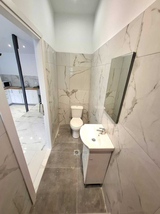 Продава реновирана къща 70 м2 с двор 200 м2 в Аспровалта