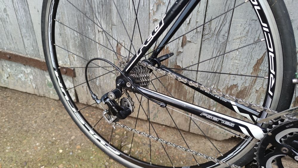 Шосеен велосипед Felt f75