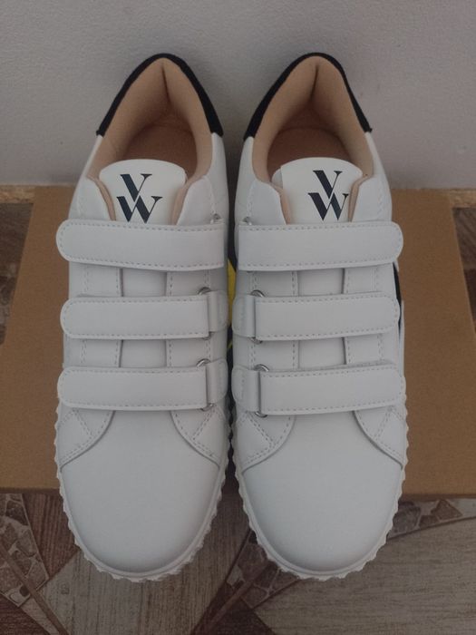 Adidasi noi,Vanessa nr 39