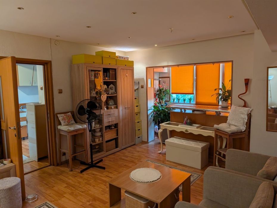 Particular- Ap 4 Cm Moșilor între Obor și Eminescu, Et4/8, Vedere Sp