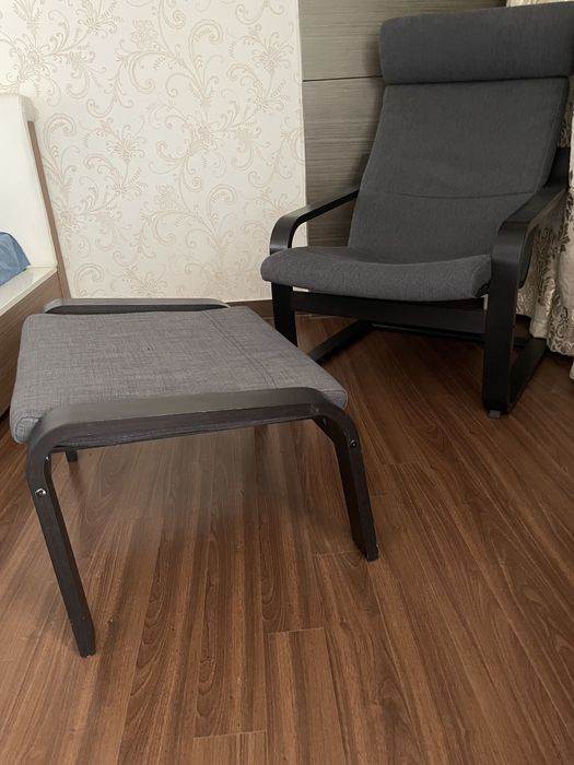 Кресло с пуфиком