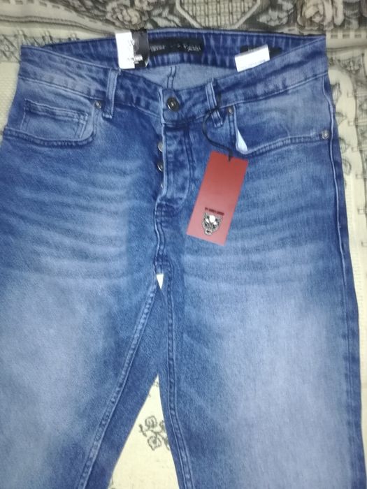 Blugi barbati mărimea 33, noi