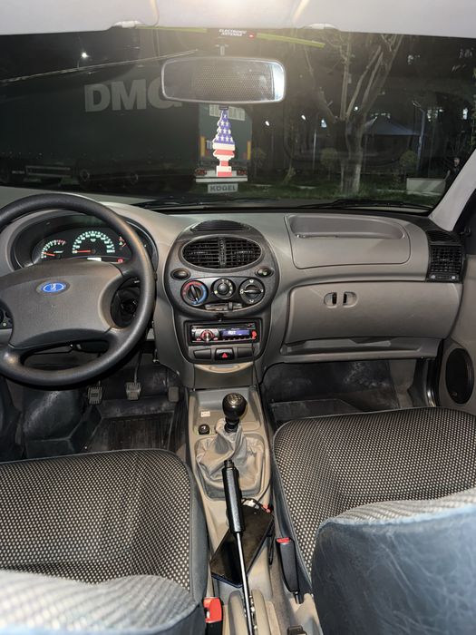 Lada calina bir qol moshina