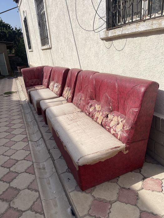 диван шкаф в средном состояний