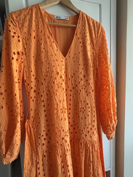 rochie cu broderie
