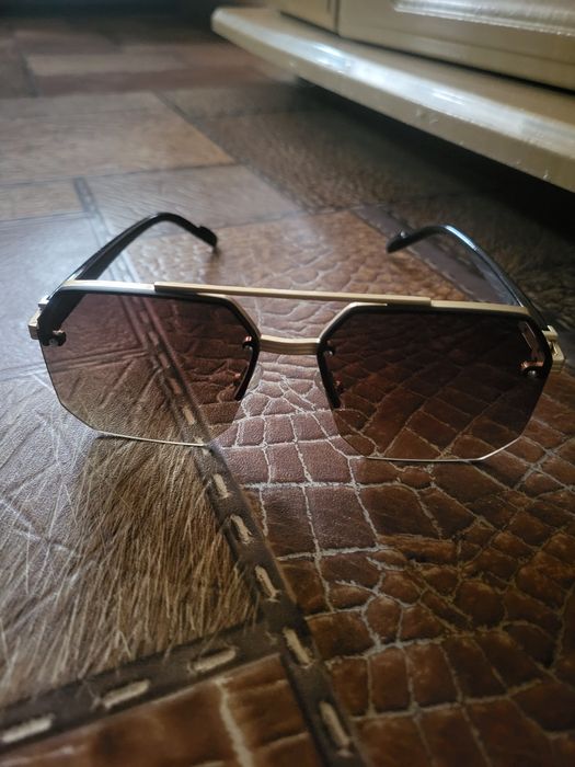 Продам очки +1 . Модель xl. Также солнце защитные Новые.