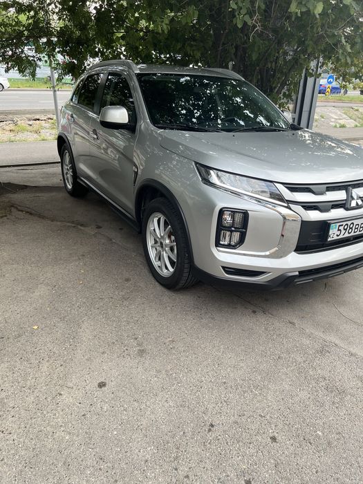 Мицубиси ASX 2023 года.