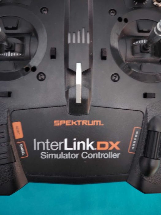 Spektrum Interlinked DX, controller simulator prin cablu USB. model SPMRFTX1