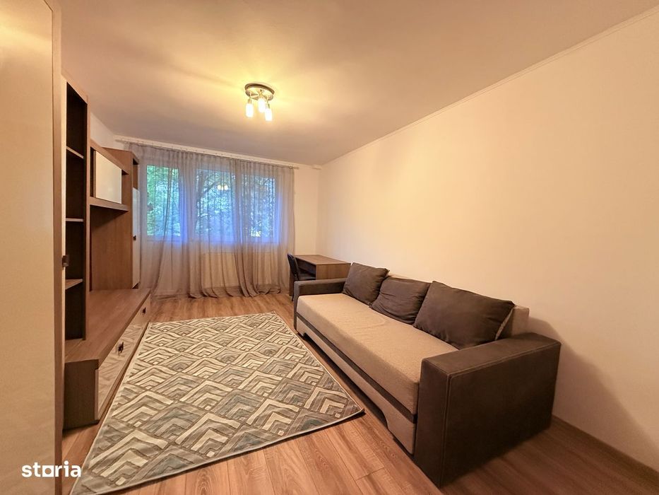 Inchiriez apartament cu 2 camere, decomandat, la doar 5 minute de UMF