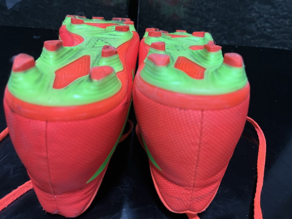 Продавам оригинални бутонки на адидас