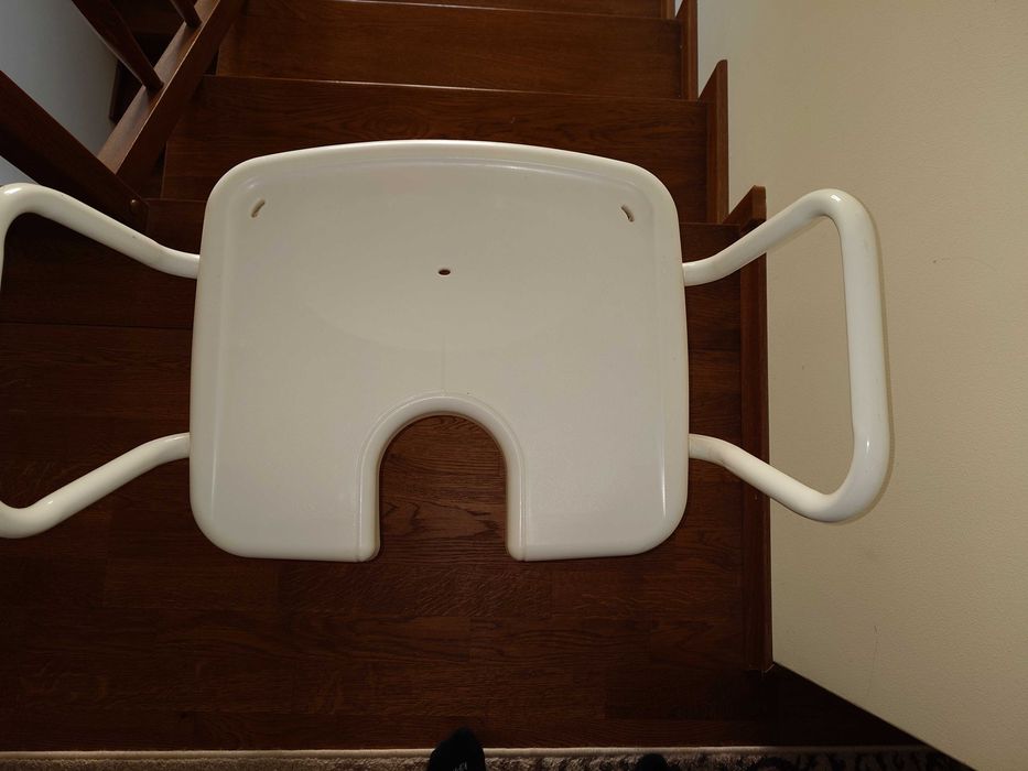 Vând  scaun baie persoane vârstnice