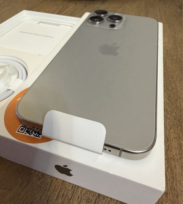 iPhone 15 PRO MAX • 256 GB • 96% Bateria