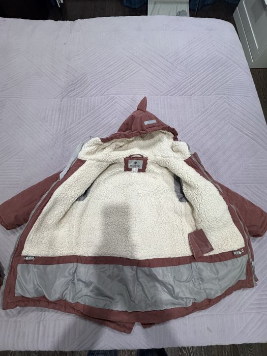 Продам комбинезон для девочки