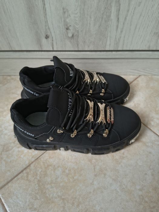 vand adidasi barbati