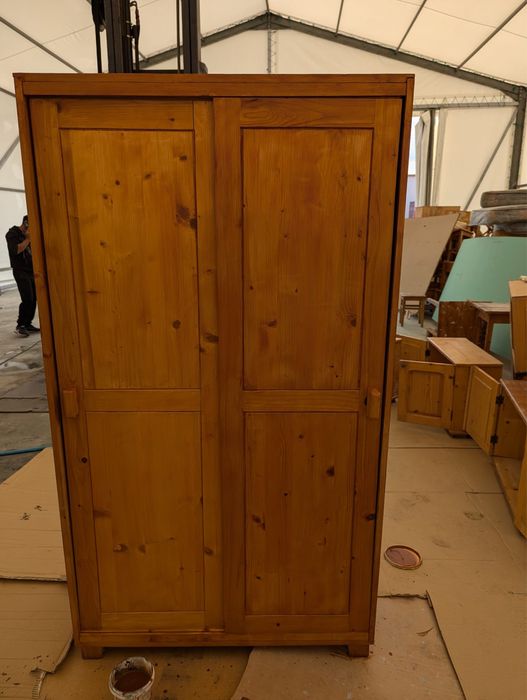 mobilier rustic din lemn de brad
