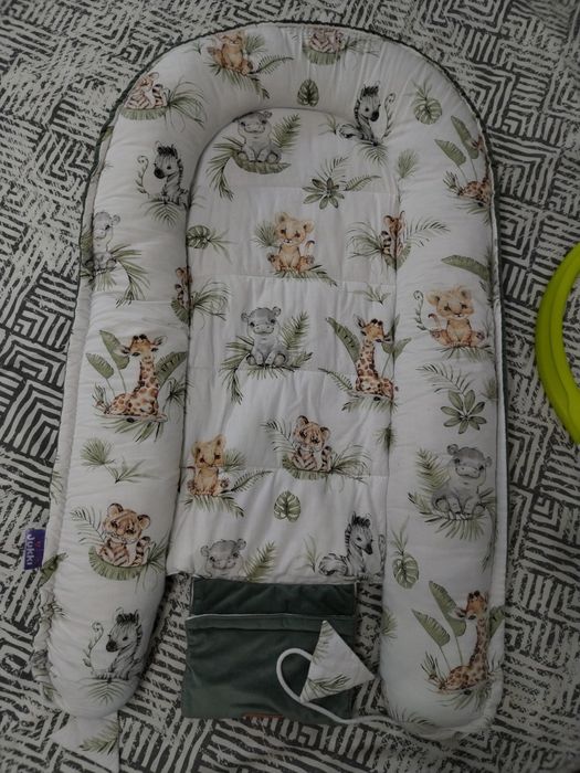 Vând  Baby nest de la Jukki și carusel pentru pătuț