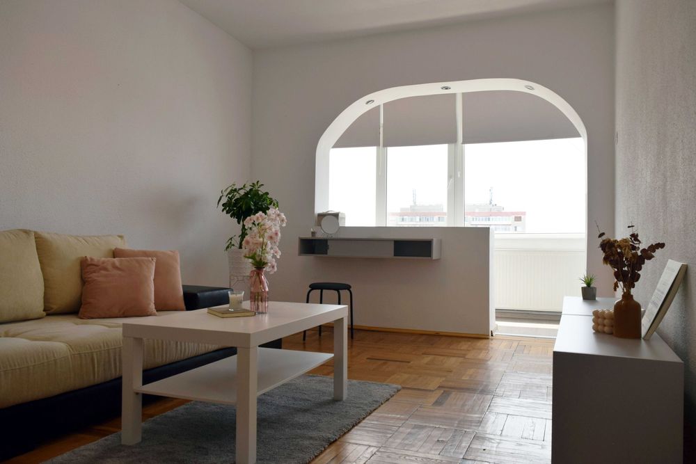 Apartament cu 3 camere de inchiriat