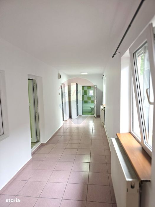 Casă / Vilă cu 6 camere de vânzare în zona Mihai Viteazu