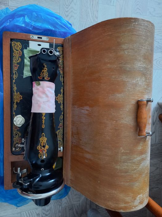 Продается швейная машинка