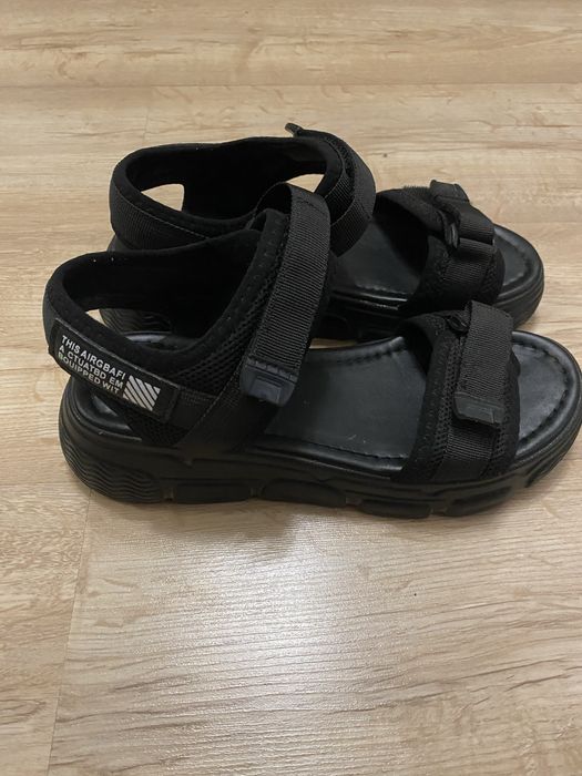 Продам женские сандали
